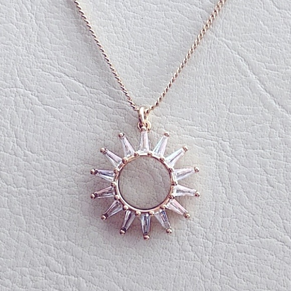 Luna Norte- Live by the Sun ☀️ Crystal Necklace - Picture 1 of 5